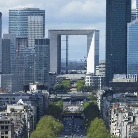 T2 à / La Défense Appartement *